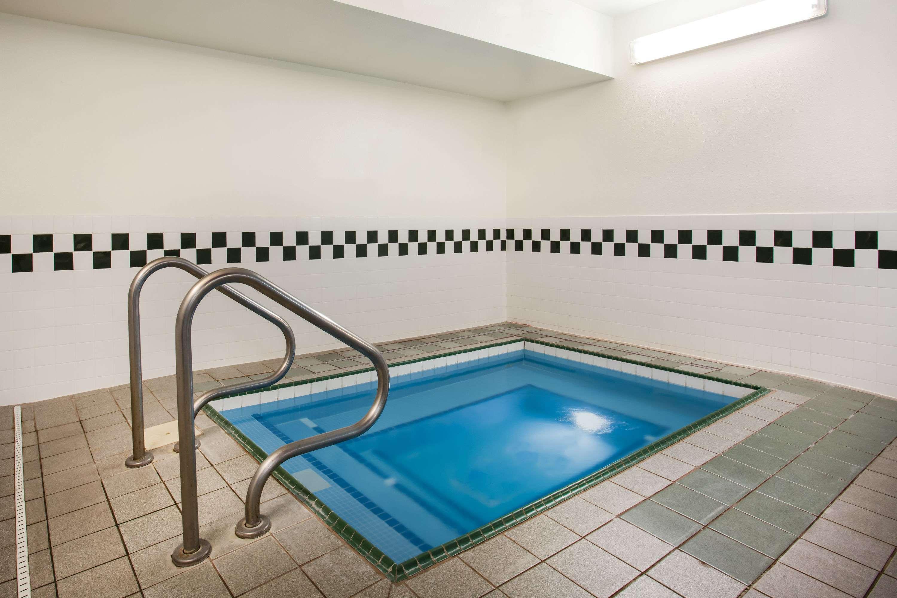 Baymont By Wyndham Helena Hotel Екстериор снимка